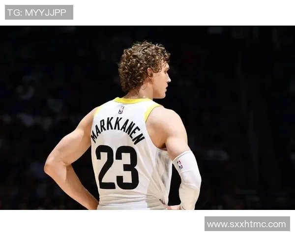 克莱汤普森：勇士队的三分射手与坚韧精神的象征