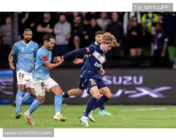 西部联与墨尔本城激战正酣比分悬念引人关注