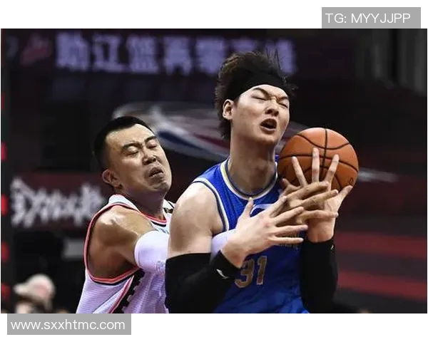 韩德君的篮球生涯回顾与成就分析:从青涩新星到CBA传奇巨星的蜕变之路