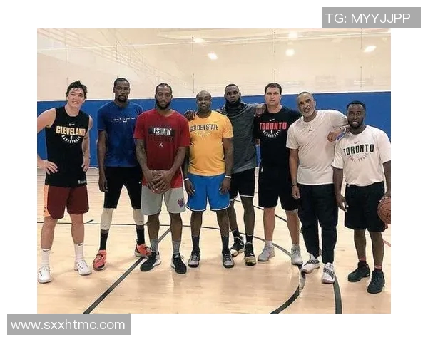 火箭队与快船队第三场激战回顾球员表现与战术分析全景呈现