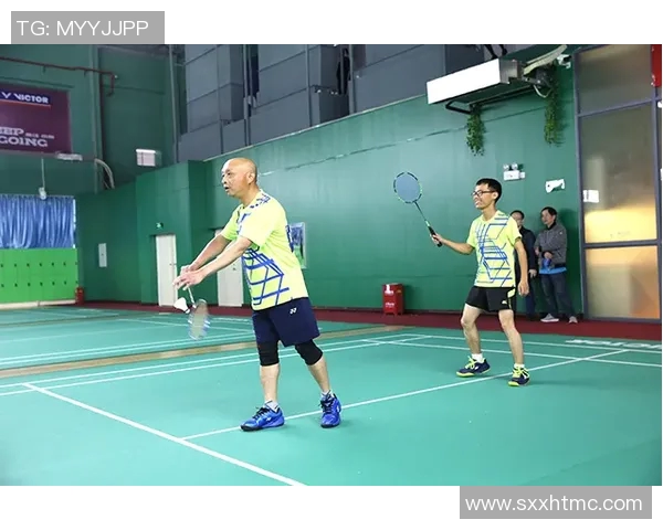 聚焦羽毛球：探讨杭州羽毛球队如何通过团队协作提升竞技水平与凝聚力