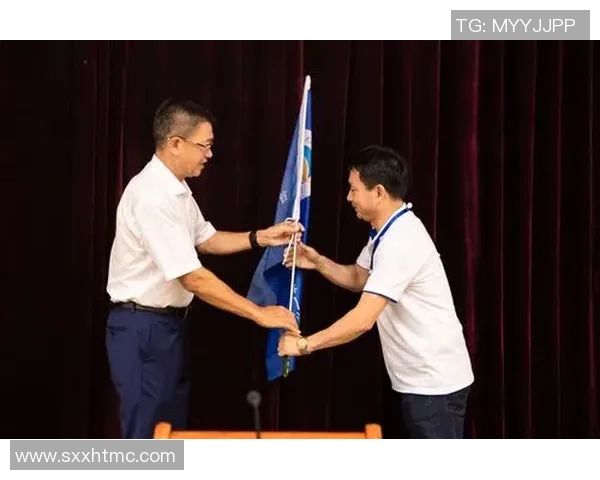 街舞与人生的交汇点：吴强的深度对话与舞蹈梦想之旅MBA